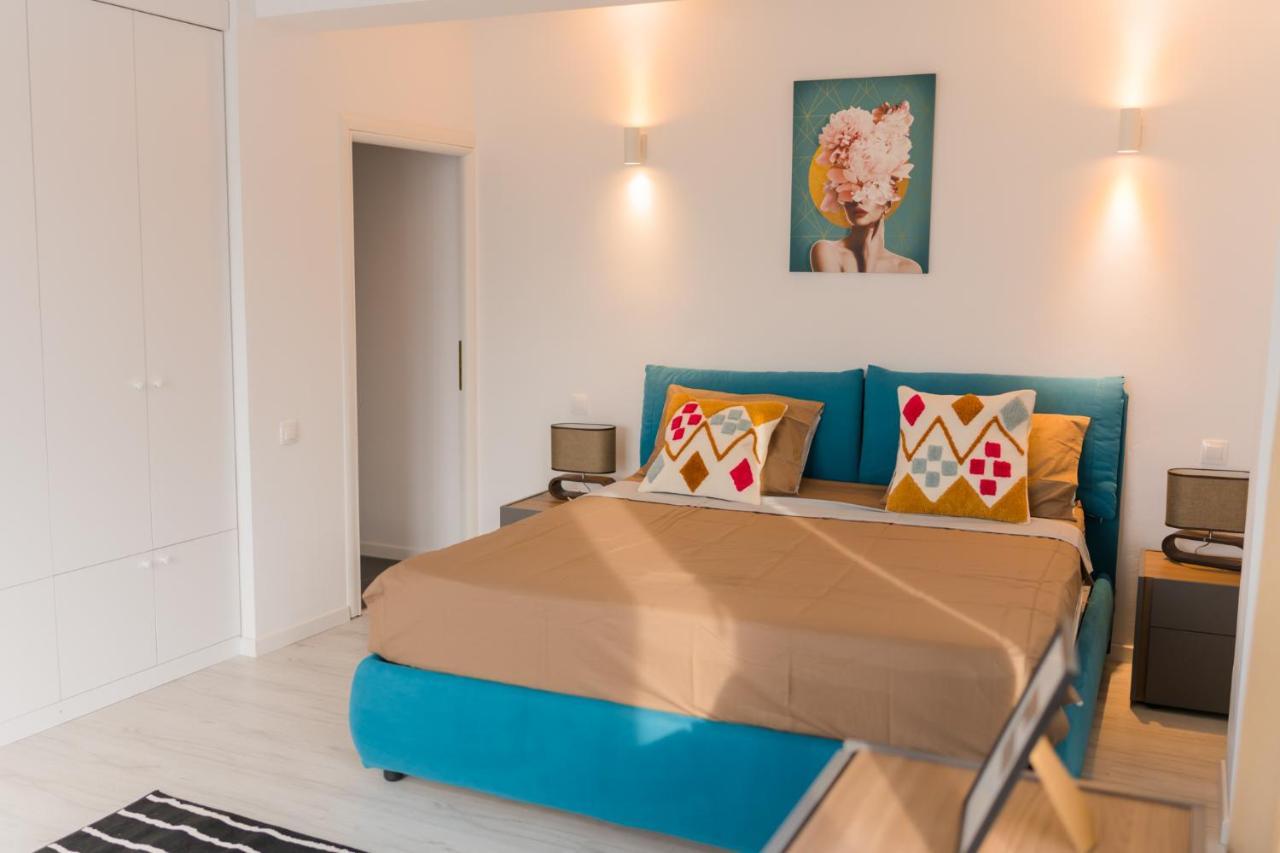 Penthouse With Huge Rooftop Terrace & City View Bukarest Exterior foto