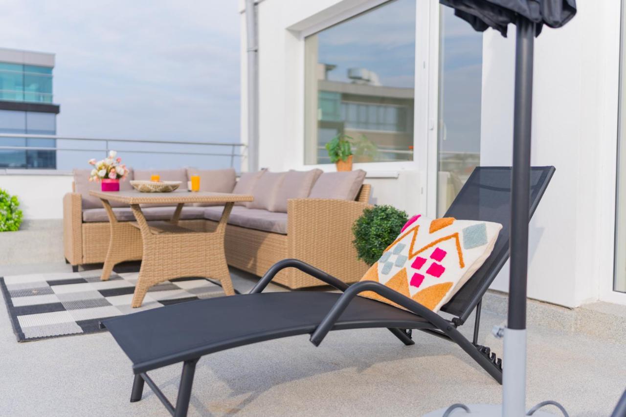 Penthouse With Huge Rooftop Terrace & City View Bukarest Exterior foto