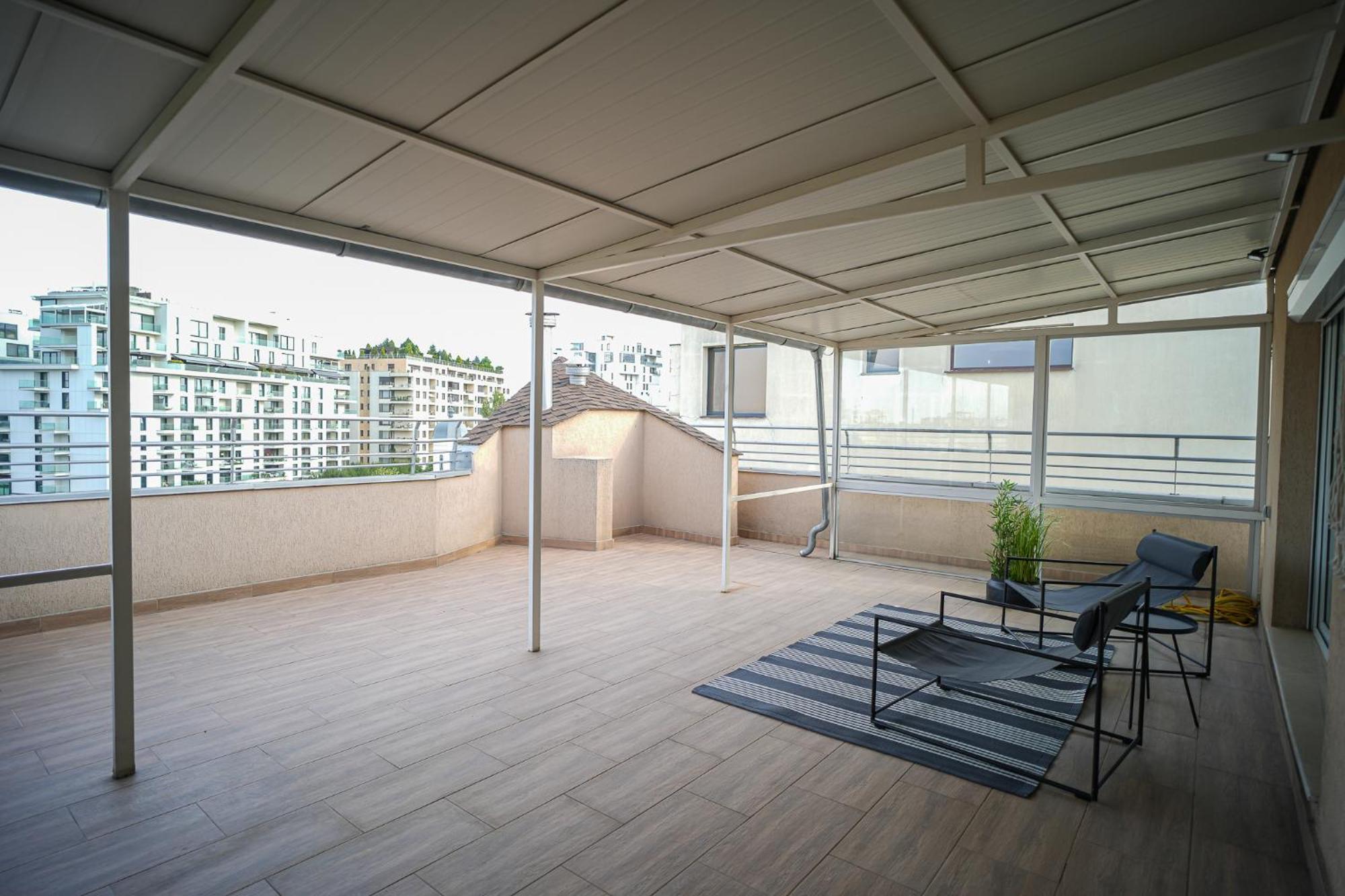 Penthouse With Huge Rooftop Terrace & City View Bukarest Exterior foto