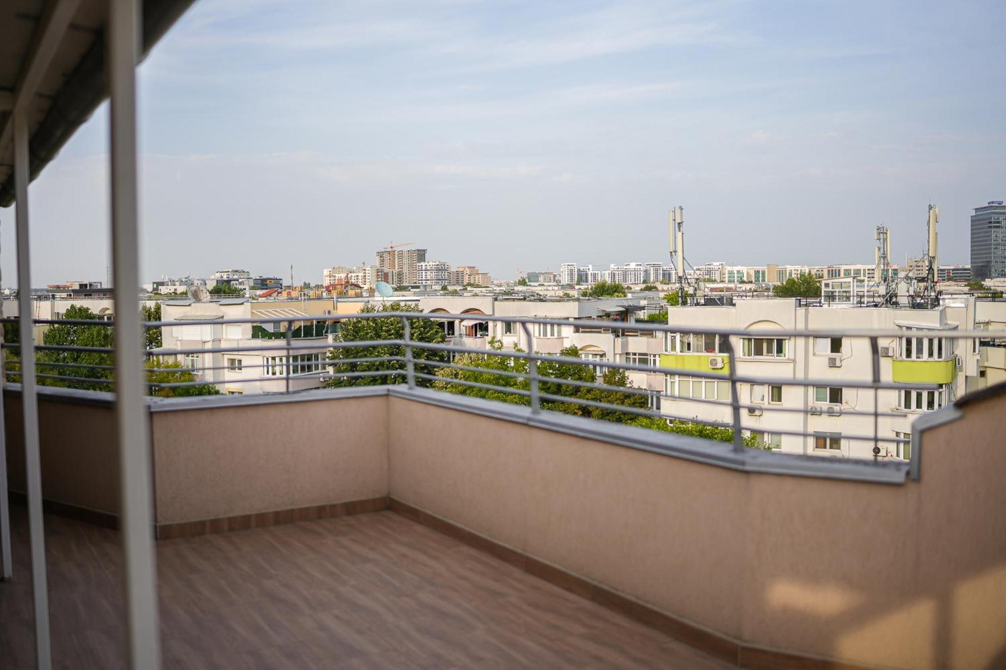 Penthouse With Huge Rooftop Terrace & City View Bukarest Exterior foto